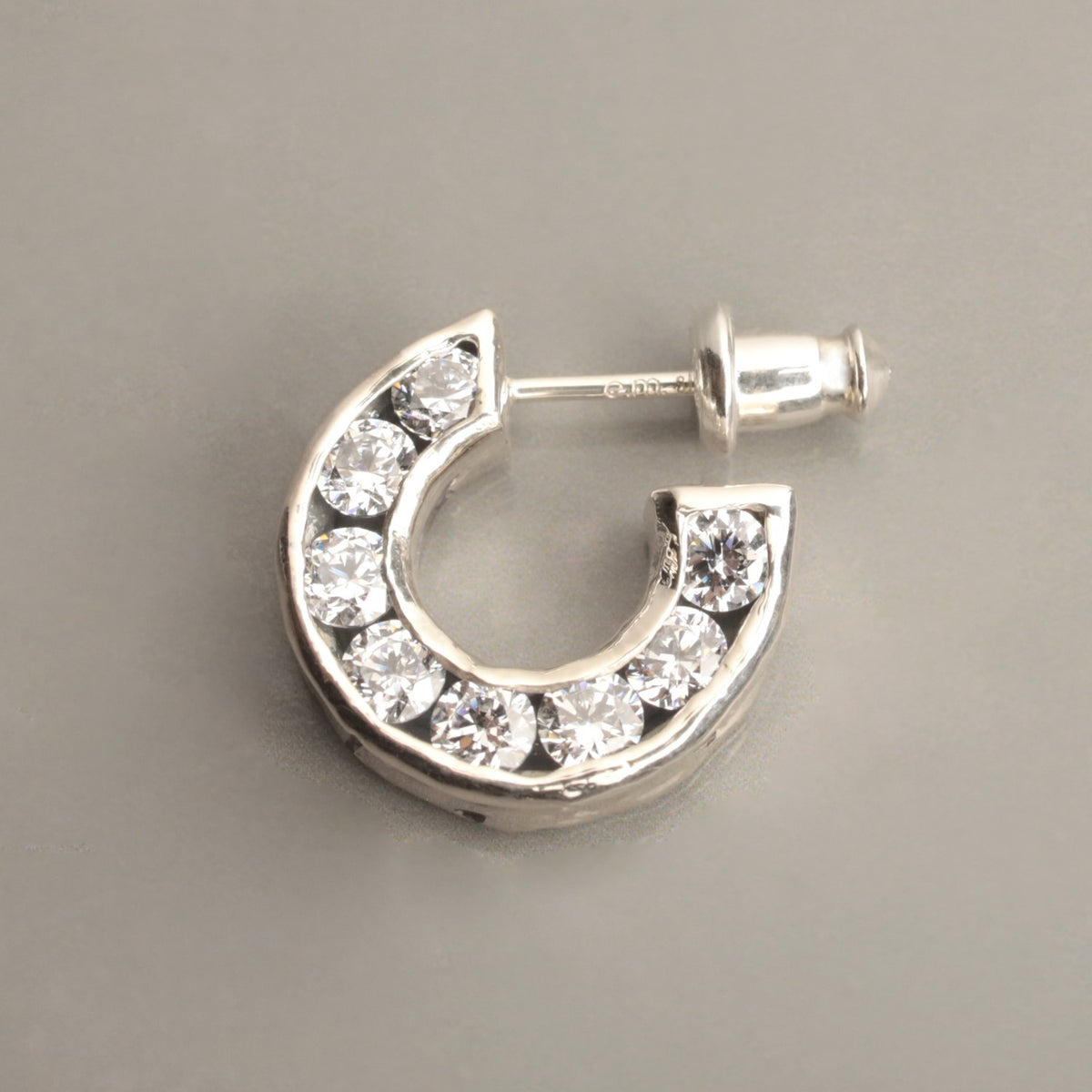 0001-P004_1-top.jpg?crop=  