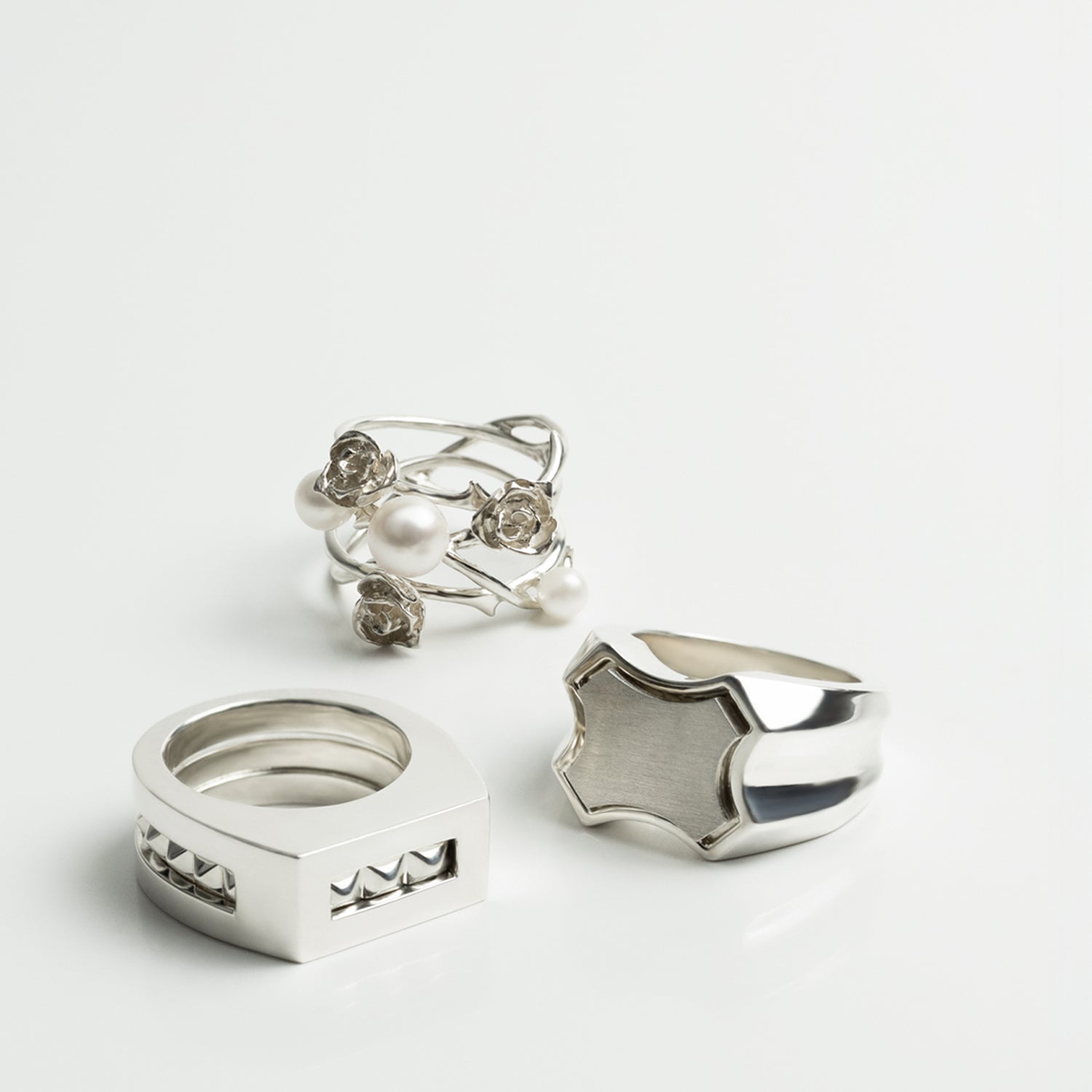 シルバー,リング,指輪,印台,シグネットリング,メンズジュエリー,ジェンダーレスジュエリー,モード,アクセサリーー,silver,ring,signetring,mens,jewelry,metal,accessory,silver925,スターリングシルバー,個性派,メタルジュエリー,ギフト,プレゼント,バラ,ローズ.パール,モチーフ,セパレート,カスタムジュエリー,シルバージュエリー