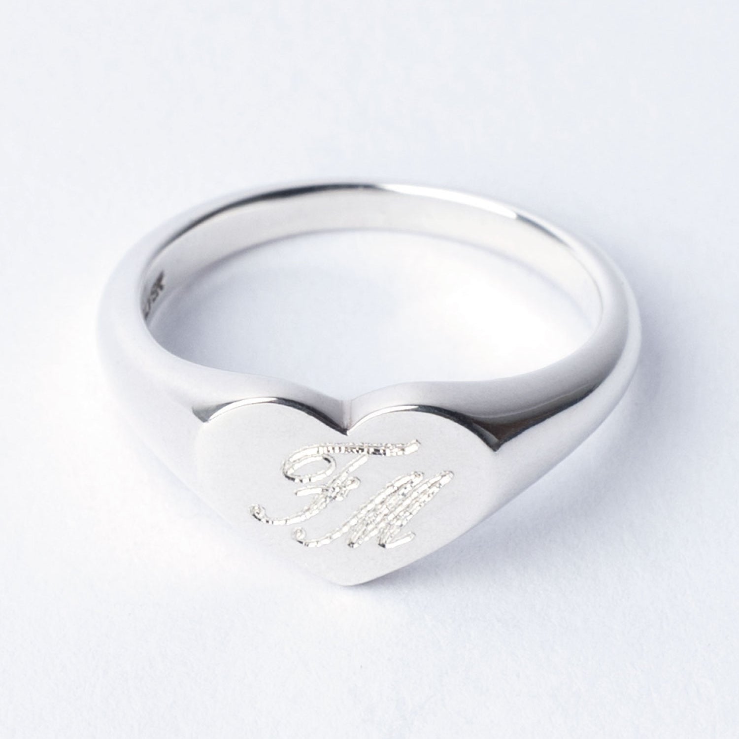 シルバー,リング,指輪,印台,シグネットリング,刻印,メッセージ,メンズジュエリー,ジェンダーレスジュエリー,モード,アクセサリー,オンライン限定,EC限定,オーダーメイド,limited,onlinelimited,pinkyring,silver,ring,signetring,mens,jewelry,metal,accessory,メタルジュエリー,ギフト,プレゼント,,エレガント,ラグジュアリー,フラット,シルバージュエリー,個性派,ユニーク,デザイナーズ,ドドメスティックブランド,silver925