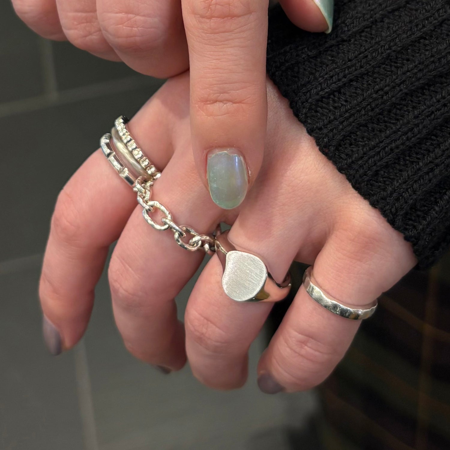 シルバー,リング,指輪,印台,シグネットリング,メンズジュエリー,ジェンダーレスジュエリー,モード,アクセサリー,silver,ring,signetring,mens,jewelry,metal,accessory,silver925,スターリングシルバー,個性派,メタルジュエリー,ギフト,プレゼント