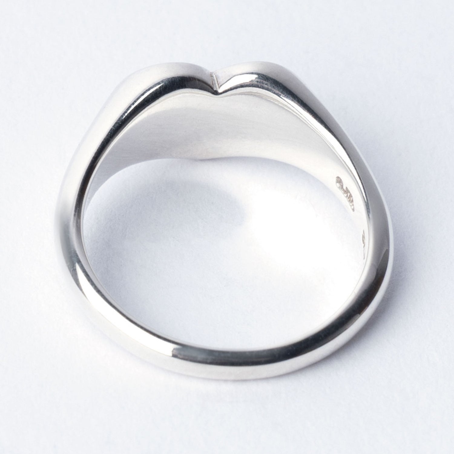 シルバー,リング,指輪,印台,シグネットリング,刻印,メッセージ,メンズジュエリー,ジェンダーレスジュエリー,モード,アクセサリー,オンライン限定,EC限定,オーダーメイド,limited,onlinelimited,pinkyring,silver,ring,signetring,mens,jewelry,metal,accessory,メタルジュエリー,ギフト,プレゼント,,エレガント,ラグジュアリー,フラット,シルバージュエリー,個性派,ユニーク,デザイナーズ,ドドメスティックブランド,silver925