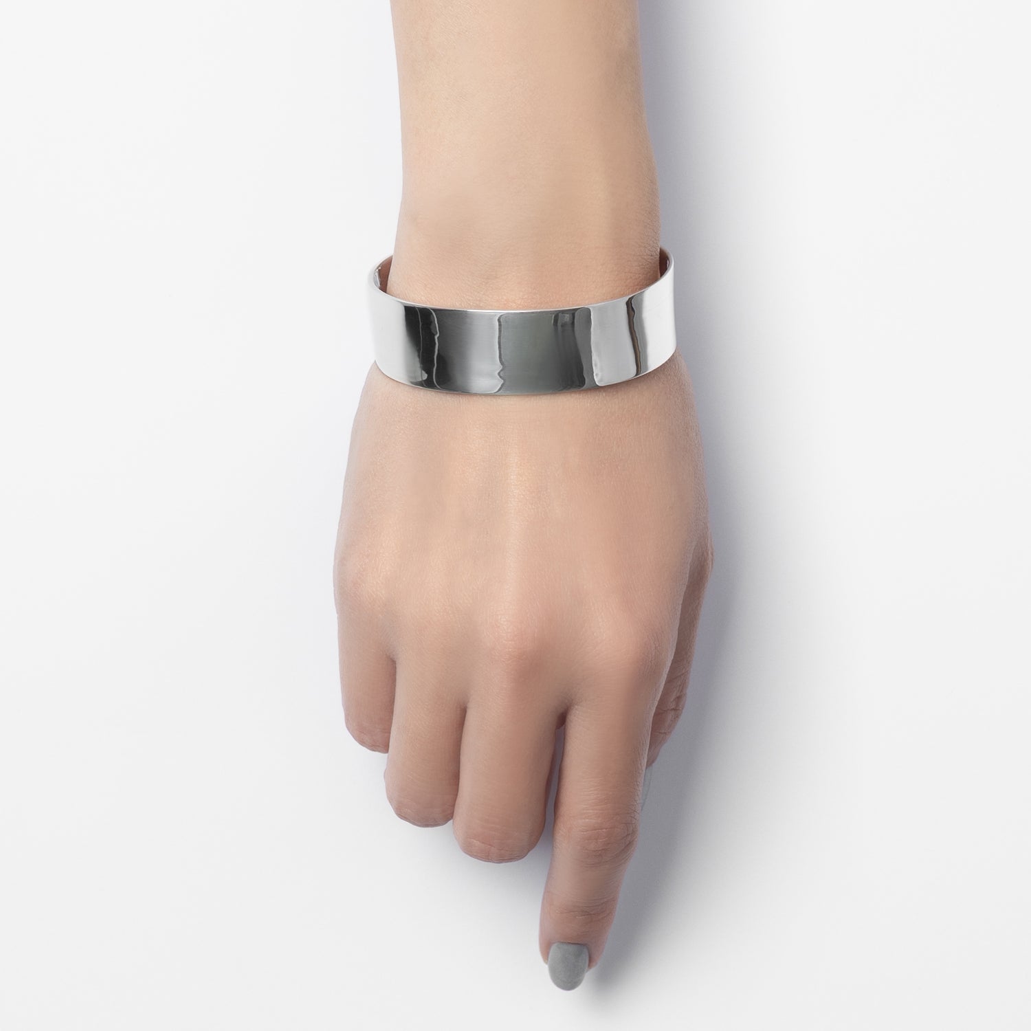 シルバー,ブレスレット,ジュエリー,アクセサリー,バングル,シルバー925,メタル,ミニマルジュエリー,silver,jewelry,accessory,bracelet,silver925,メンズジュエリー,ジェンダーレス,ユニセックス,ギフト,プレゼント,シンプルデザイン,ベーシックデザイン,metal,mens,chain,チェーンブレスレット,2026,newcollection,新作,新作コレクション