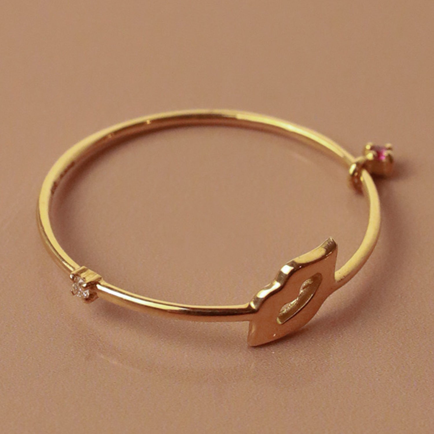 ゴールド,K18,レディース,ring,リング,gold,women,gift,present,ギフト,プレゼント,唇,lip,モチーフ,motif,ruby,ルビー,omamori,お守り