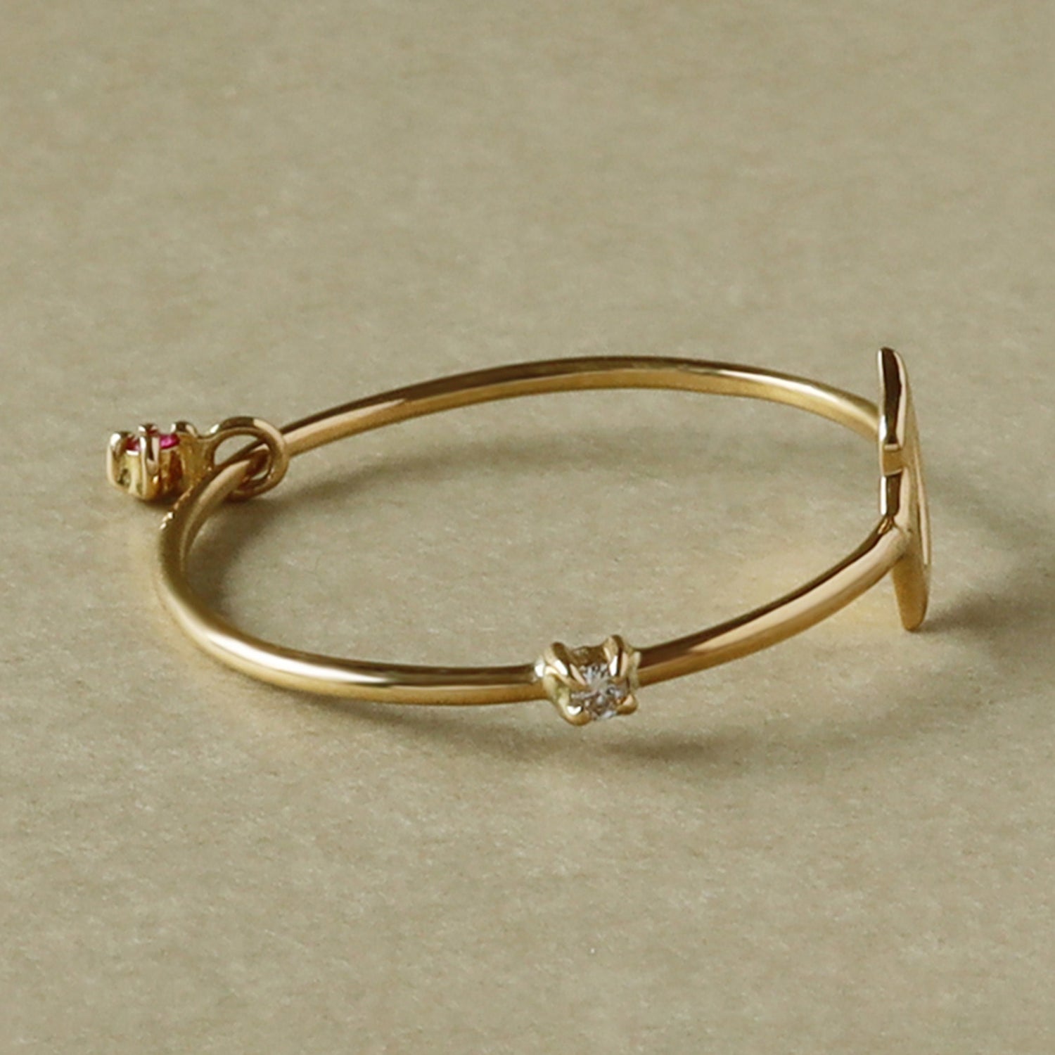 ゴールド,K18,レディース,ring,リング,gold,women,gift,present,ギフト,プレゼント,唇,lip,モチーフ,motif,ruby,ルビー,omamori,お守り