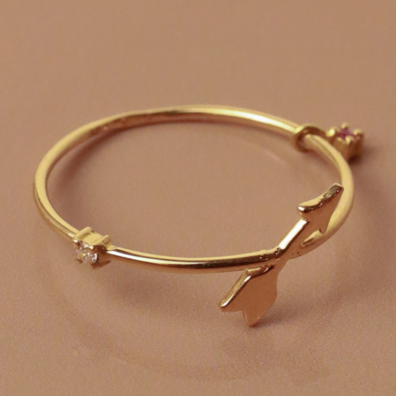 ゴールド,K18,レディース,ring,リング,gold,women,gift,present,ギフト,プレゼント,矢,arrow,モチーフ,motif,ruby,ルビー,omamori,お守り,ダイヤモンド,diamond