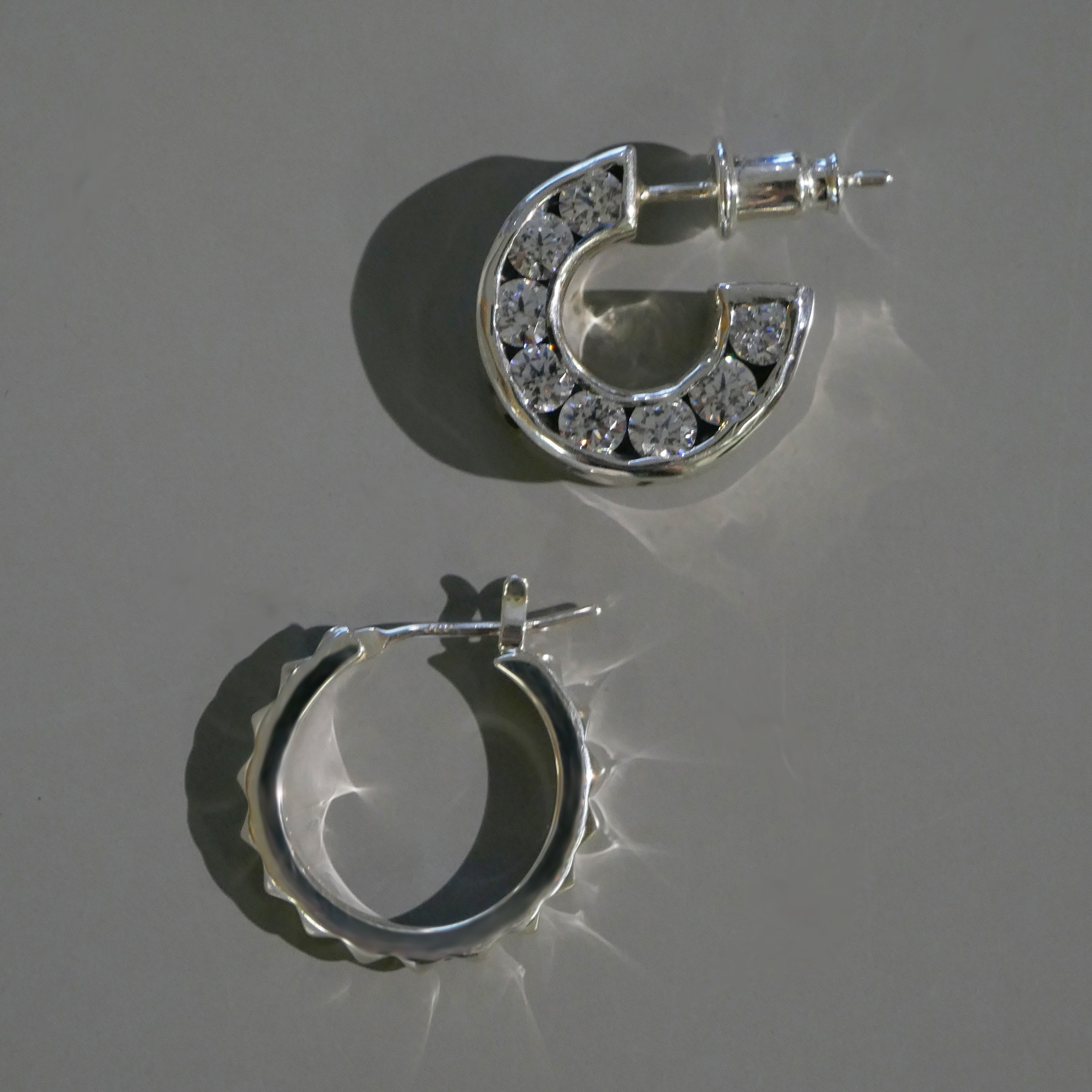 シルバー、フープ、ピアス、フープピアス、silver925,キュービックジルコニア、pierced earrings、ギフト、プレゼント、スタッズ、studs、いぶし