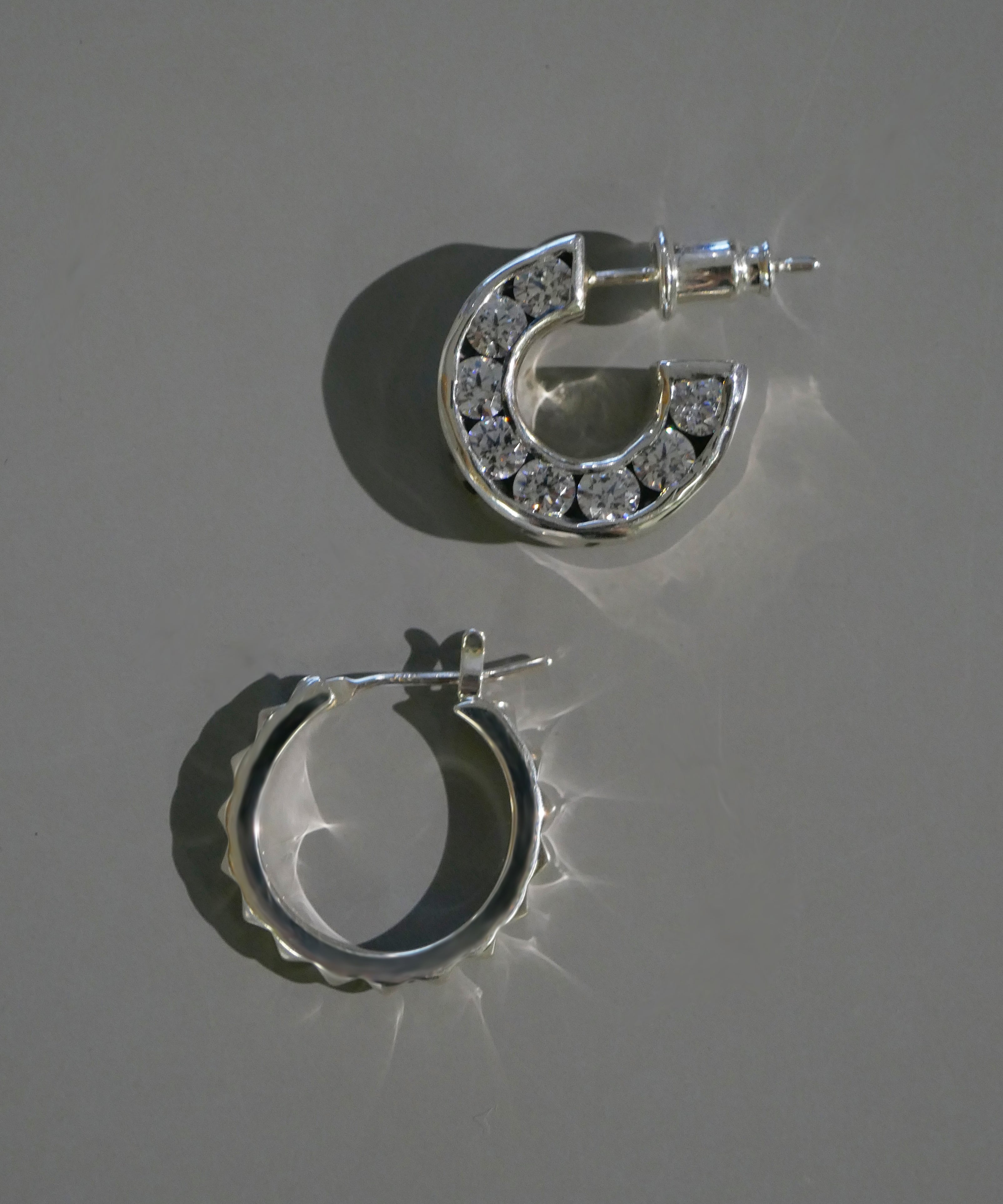 シルバー、フープ、ピアス、フープピアス、silver925,キュービックジルコニア、pierced earrings、ギフト、プレゼント、スタッズ、studs、いぶし