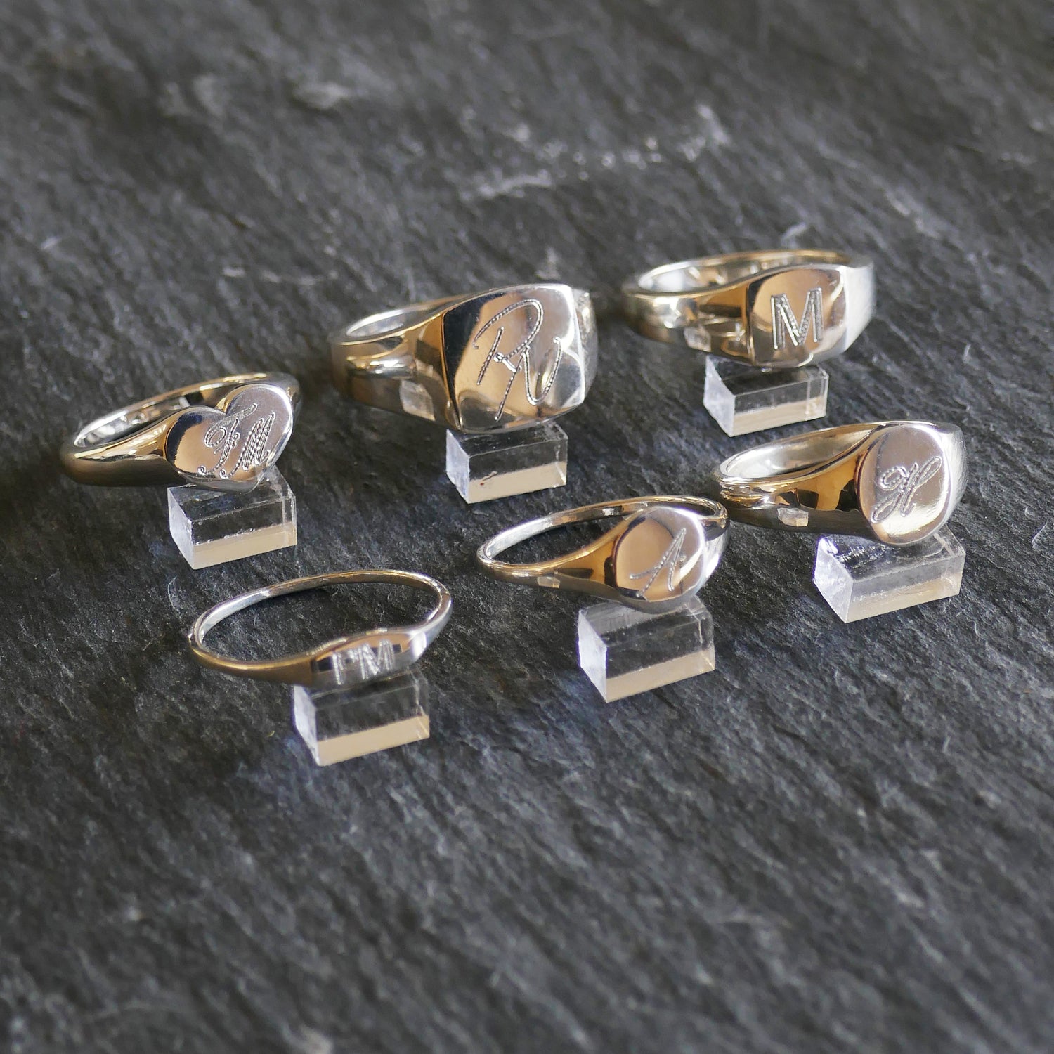 シルバー,リング,指輪,印台,シグネットリング,刻印,メッセージ,メンズジュエリー,ジェンダーレスジュエリー,モード,アクセサリー,オンライン限定,EC限定,オーダーメイド,limited,onlinelimited,pinkyring,silver,ring,signetring,mens,jewelry,metal,accessory,メタルジュエリー,ギフト,プレゼント,,エレガント,ラグジュアリー,フラット,シルバージュエリー,個性派,ユニーク,デザイナーズ,ドドメスティックブランド,silver925