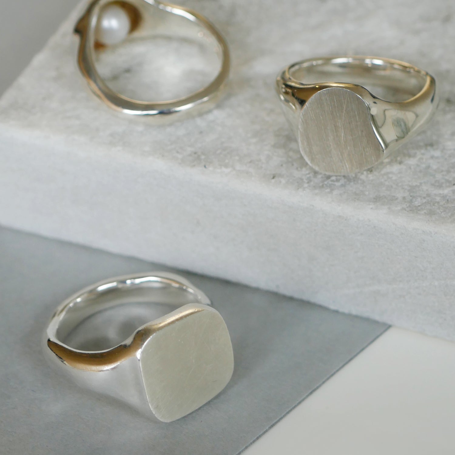 シルバー,リング,指輪,印台,シグネットリング,メンズジュエリー,ジェンダーレスジュエリー,モード,アクセサリー,silver,ring,signetring,mens,jewelry,metal,accessory,silver925,スターリングシルバー,個性派,メタルジュエリー,ギフト,プレゼント