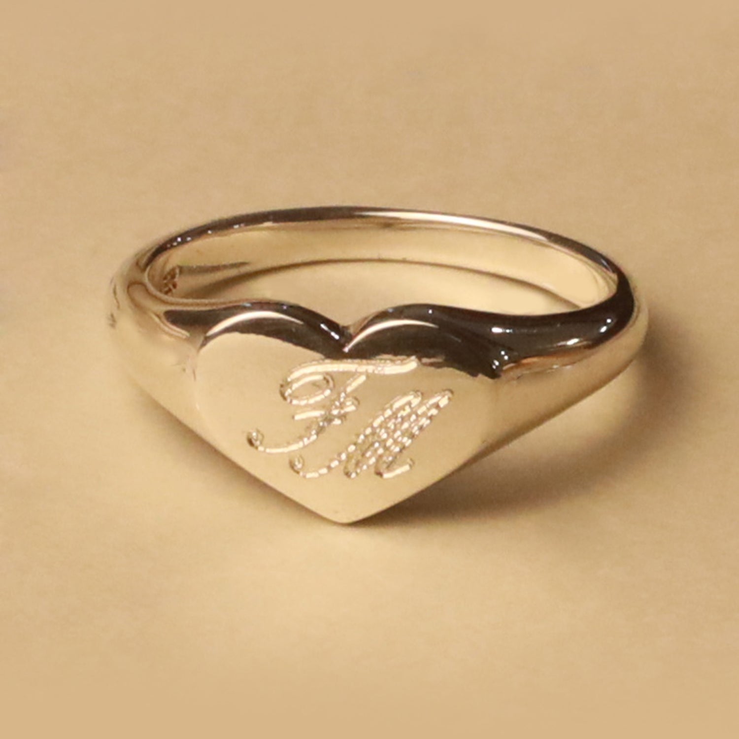 シルバー,リング,指輪,印台,シグネットリング,刻印,メッセージ,メンズジュエリー,ジェンダーレスジュエリー,モード,アクセサリー,オンライン限定,EC限定,オーダーメイド,limited,onlinelimited,pinkyring,silver,ring,signetring,mens,jewelry,metal,accessory,メタルジュエリー,ギフト,プレゼント,,エレガント,ラグジュアリー,フラット,シルバージュエリー,個性派,ユニーク,デザイナーズ,ドドメスティックブランド,silver925