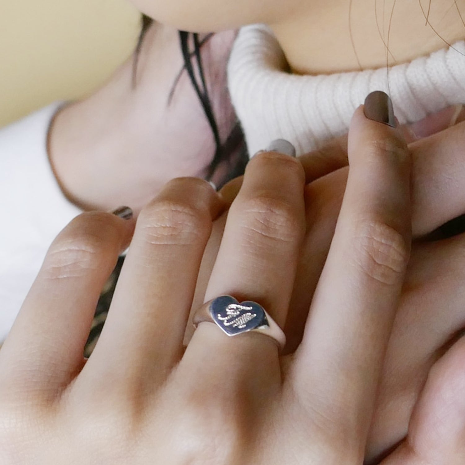 シルバー,リング,指輪,印台,シグネットリング,刻印,メッセージ,メンズジュエリー,ジェンダーレスジュエリー,モード,アクセサリー,オンライン限定,EC限定,オーダーメイド,limited,onlinelimited,pinkyring,silver,ring,signetring,mens,jewelry,metal,accessory,メタルジュエリー,ギフト,プレゼント,,エレガント,ラグジュアリー,フラット,シルバージュエリー,個性派,ユニーク,デザイナーズ,ドドメスティックブランド,silver925