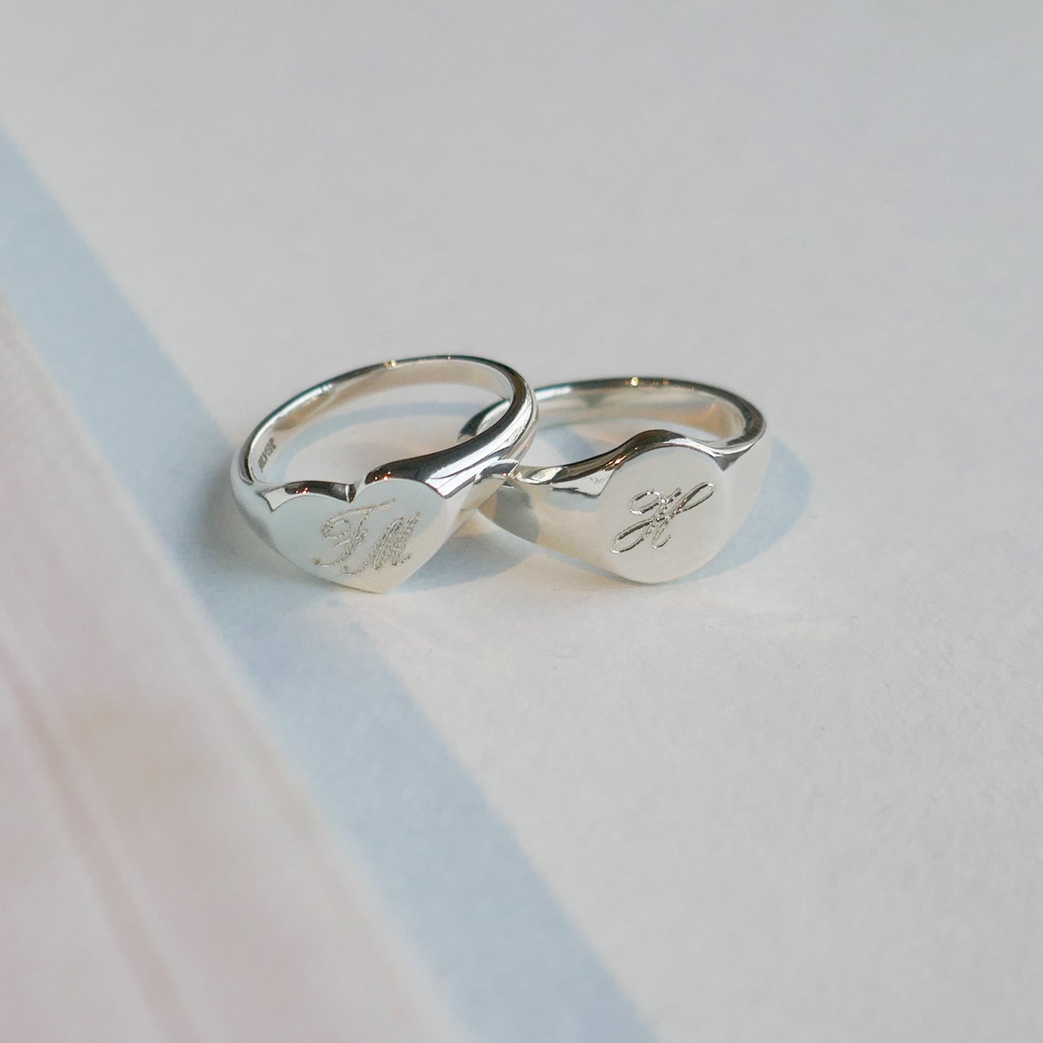 シルバー,リング,指輪,印台,シグネットリング,刻印,メッセージ,メンズジュエリー,ジェンダーレスジュエリー,モード,アクセサリー,オンライン限定,EC限定,オーダーメイド,limited,onlinelimited,pinkyring,silver,ring,signetring,mens,jewelry,metal,accessory,メタルジュエリー,ギフト,プレゼント,,エレガント,ラグジュアリー,フラット,シルバージュエリー,個性派,ユニーク,デザイナーズ,ドドメスティックブランド,silver925