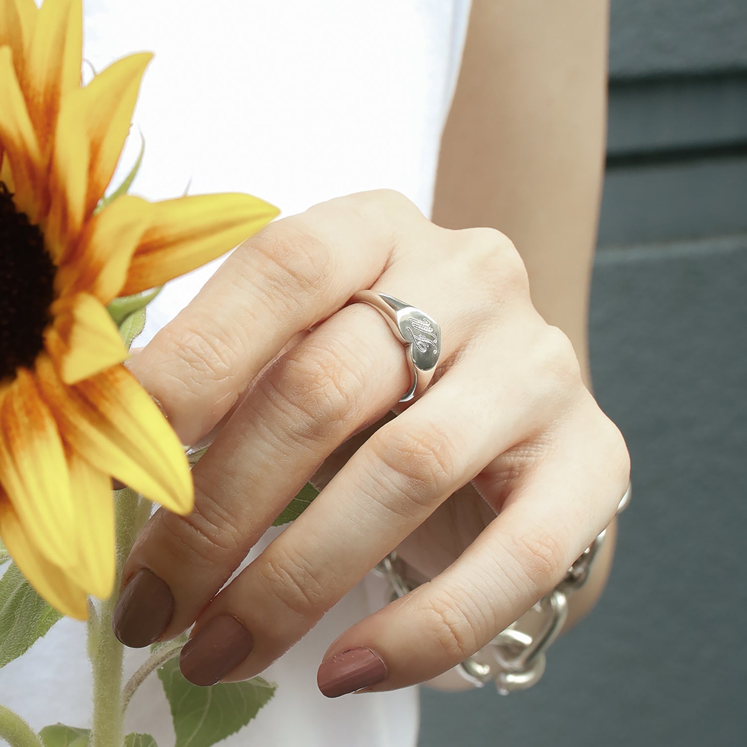 シルバー,リング,指輪,印台,シグネットリング,刻印,メッセージ,メンズジュエリー,ジェンダーレスジュエリー,モード,アクセサリー,オンライン限定,EC限定,オーダーメイド,limited,onlinelimited,pinkyring,silver,ring,signetring,mens,jewelry,metal,accessory,メタルジュエリー,ギフト,プレゼント,,エレガント,ラグジュアリー,フラット,シルバージュエリー,個性派,ユニーク,デザイナーズ,ドドメスティックブランド,silver925