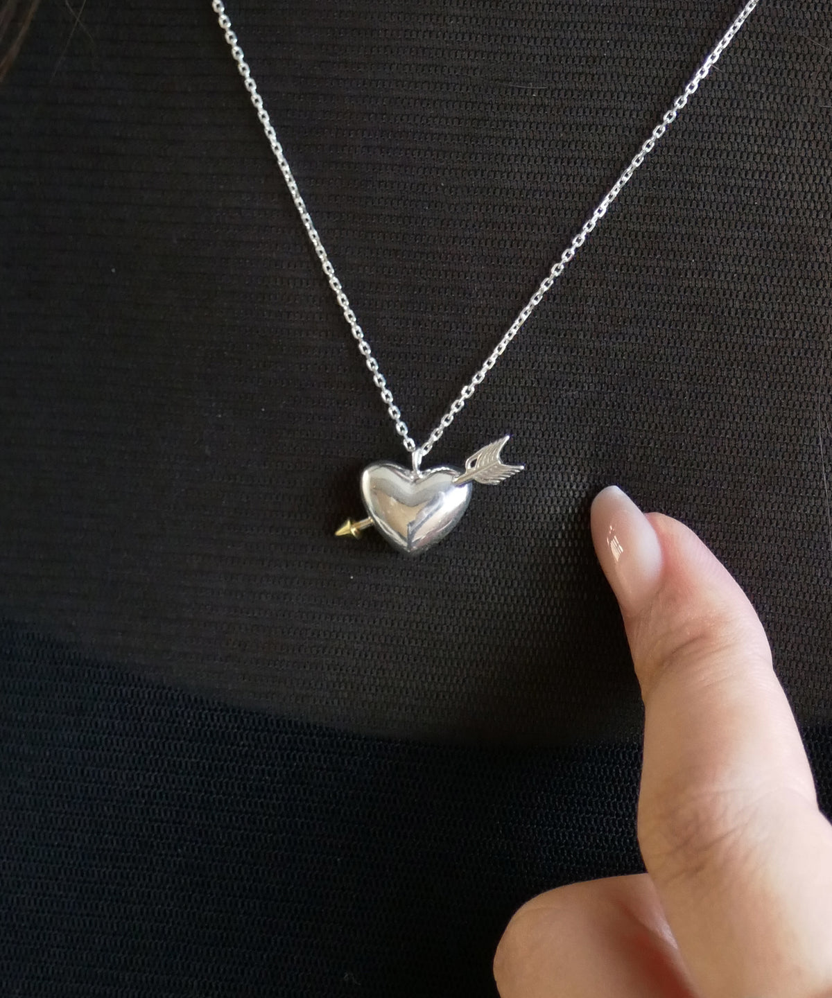 シルバー,necklace,ジュエリー,アクセサリー,heart,ハート,ユニーク,ギフト,ジェンダーレス,モード,silver,jewelry,ネックレス,gift,unisex,mode,metal,モチーフ,accessory,motif,event,イベント,矢