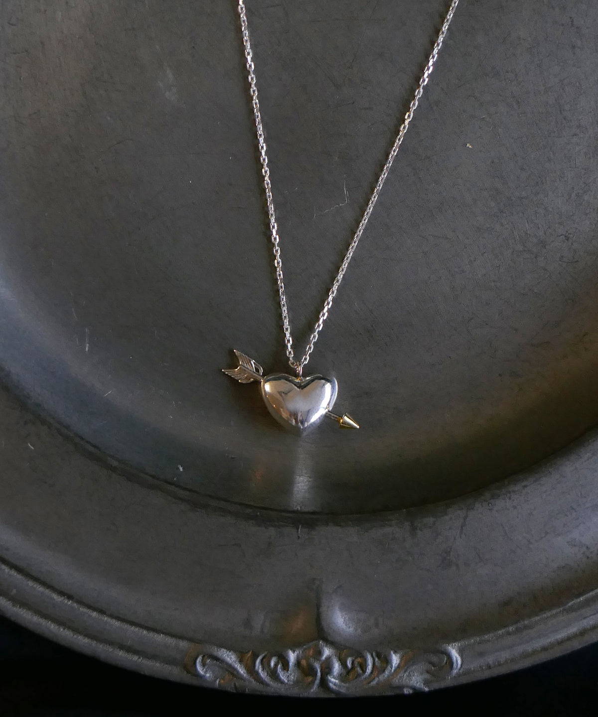 シルバー,necklace,ジュエリー,アクセサリー,heart,ハート,ユニーク,ギフト,ジェンダーレス,モード,silver,jewelry,ネックレス,gift,unisex,mode,metal,モチーフ,accessory,motif,event,イベント,矢