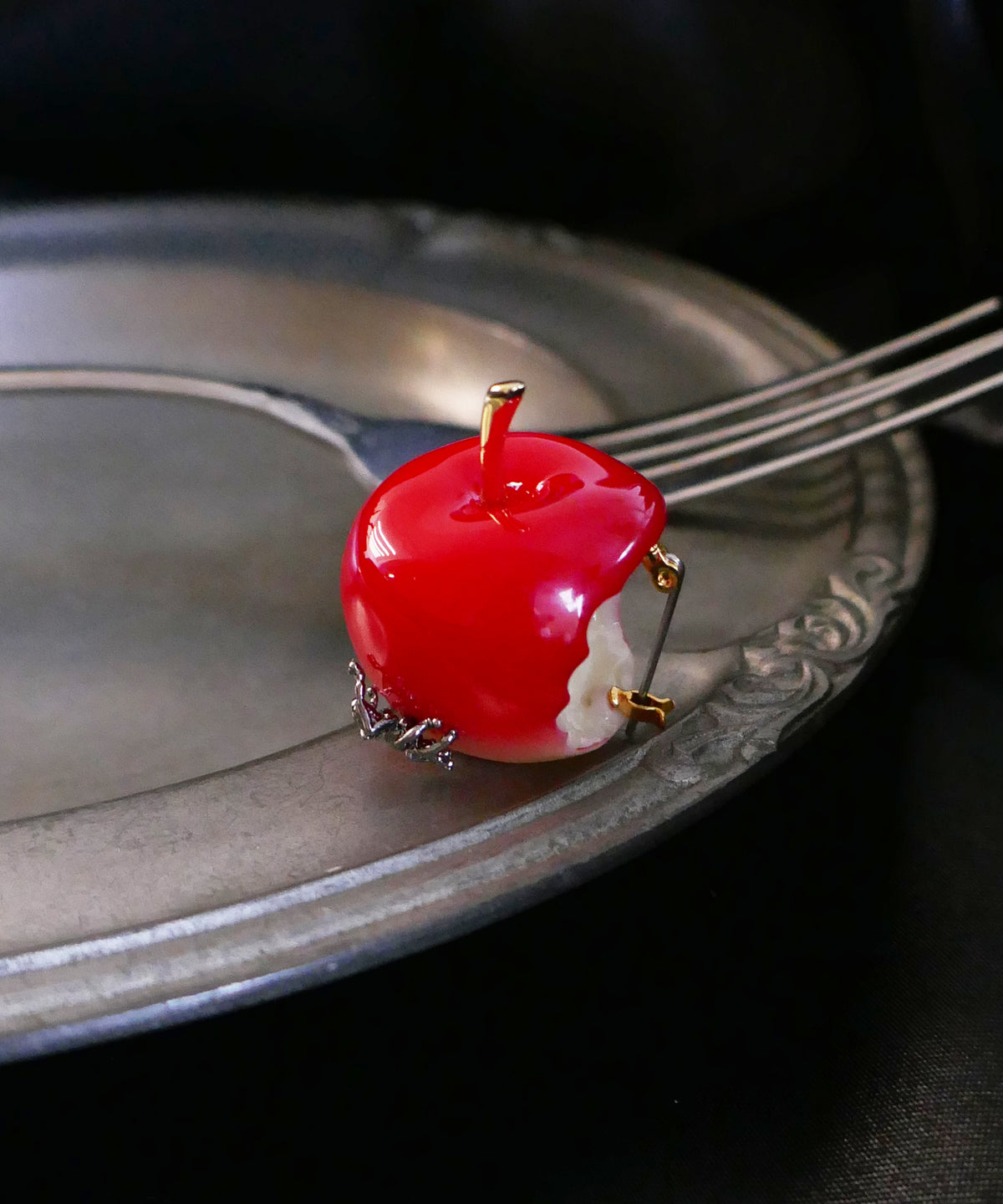 ピアス,pierced earrings,ジュエリー,アクセサリー,リンゴ,ユニーク,ギフト,ジェンダーレス,モード,silver,jewelry,りんご,gift,unisex,mode,metal,モチーフ,accessory,motif,林檎,アップル,apple,あり,アリ,ant