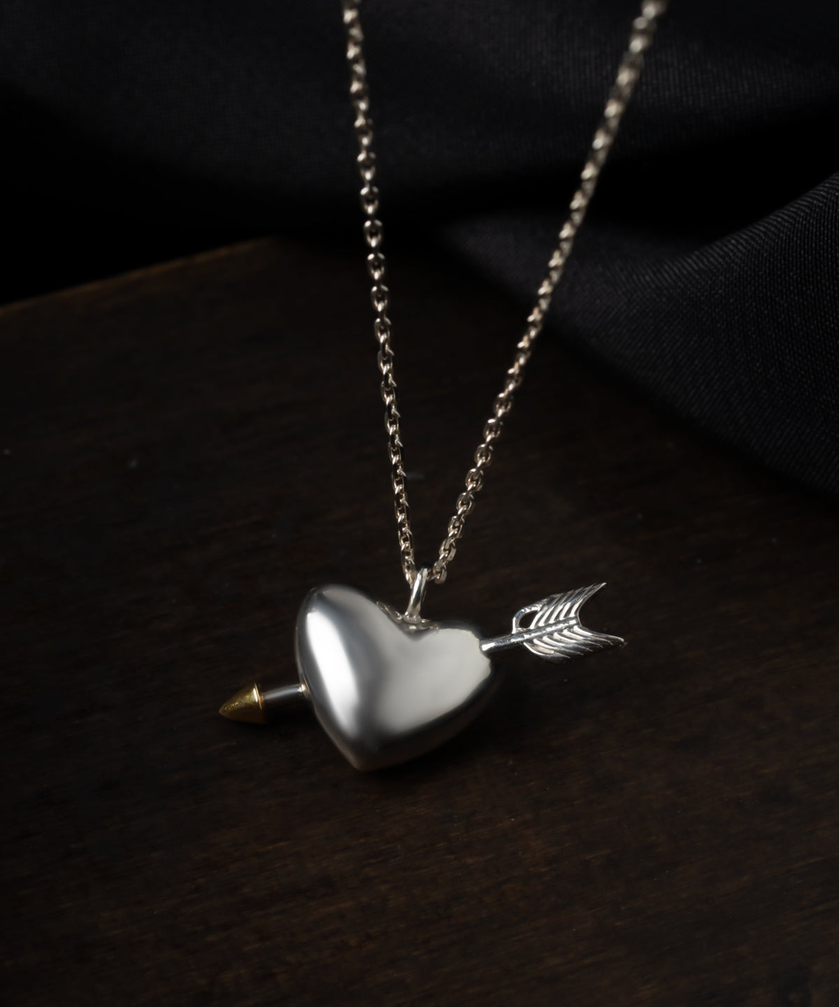 シルバー,necklace,ジュエリー,アクセサリー,heart,ハート,ユニーク,ギフト,ジェンダーレス,モード,silver,jewelry,ネックレス,gift,unisex,mode,metal,モチーフ,accessory,motif,event,イベント,矢