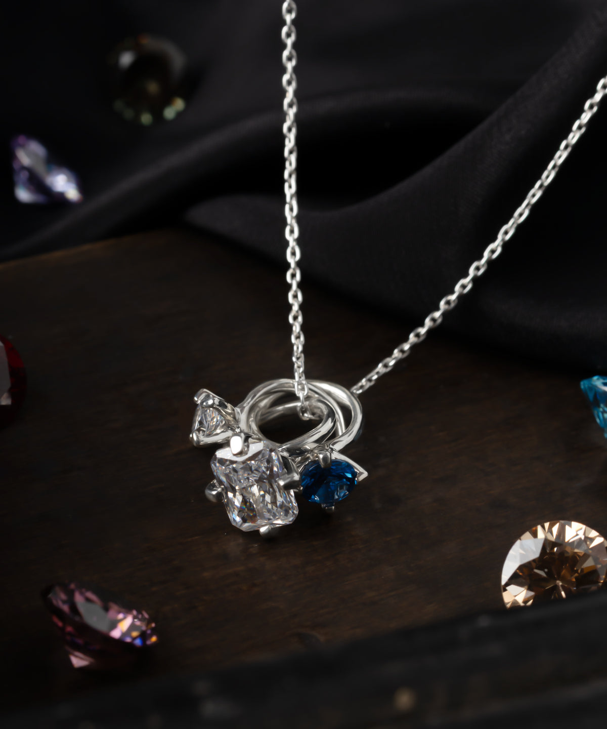 シルバー,ジュエリー,アクセサリー,ユニーク,ギフト,ジェンダーレス,モード,silver,ネックレス,necklace,jewelry,gift,unisex,mode,metal,モチーフ,accessory,motif,キュービックジルコニア,cubiczirconia,