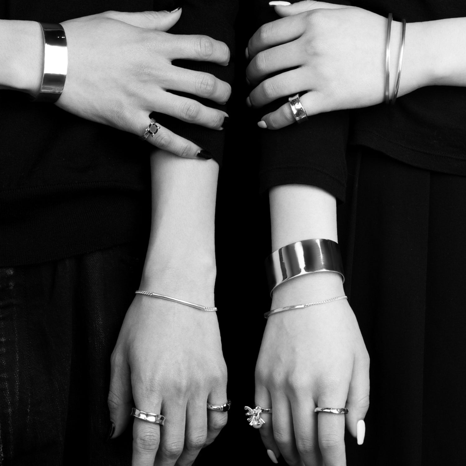 シルバー,ジュエリー,リング,指輪,アクセサリー,silver,jewelry,ring,accessory,ブラック,ストーン,キュービックジルコニア,ブラックジュエリー,モード,モノトーン,メンズ,メンズジュエリー,メンズアクセサリー,ジェンダーレス,ユニセックス,black,stone,mode,mens,unisex,cubiczirconia,いぶし,重厚感,デコラティブ,個性派,デザイナーズジュエリー