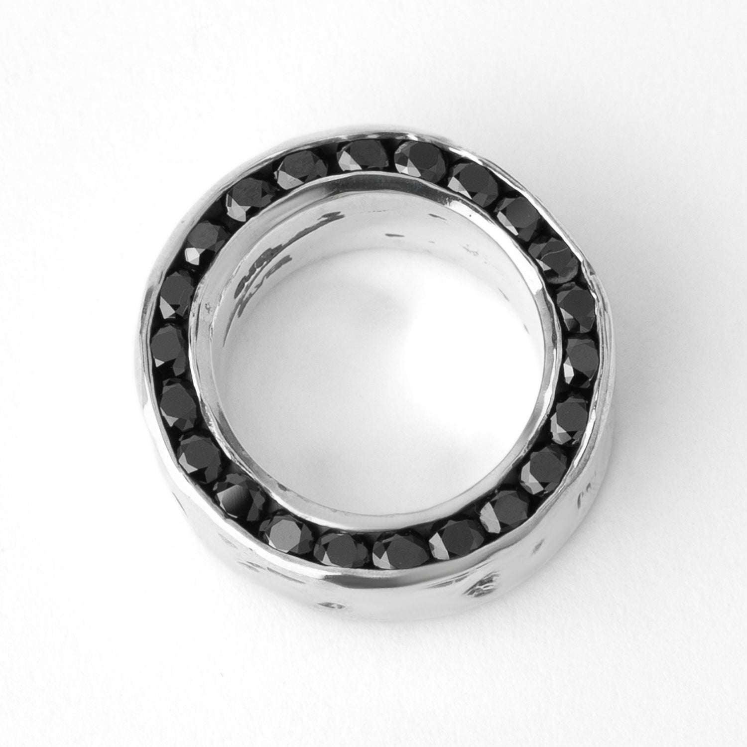 シルバー,ジュエリー,リング,指輪,ピンキーリング,小指,願い,ワンポイント,アクセサリー,silver,jewelry,ring,pinkyring,accessory,ブラック,ストーン,キュービックジルコニア,ブラックジュエリー,モード,モノトーン,メンズ,メンズジュエリー,メンズアクセサリー,ジェンダーレス,ユニセックス,black,stone,mode,mens,unisex,cubiczirconia,いぶし,重厚感,デコラティブ,個性派,デザイナーズジュエリー