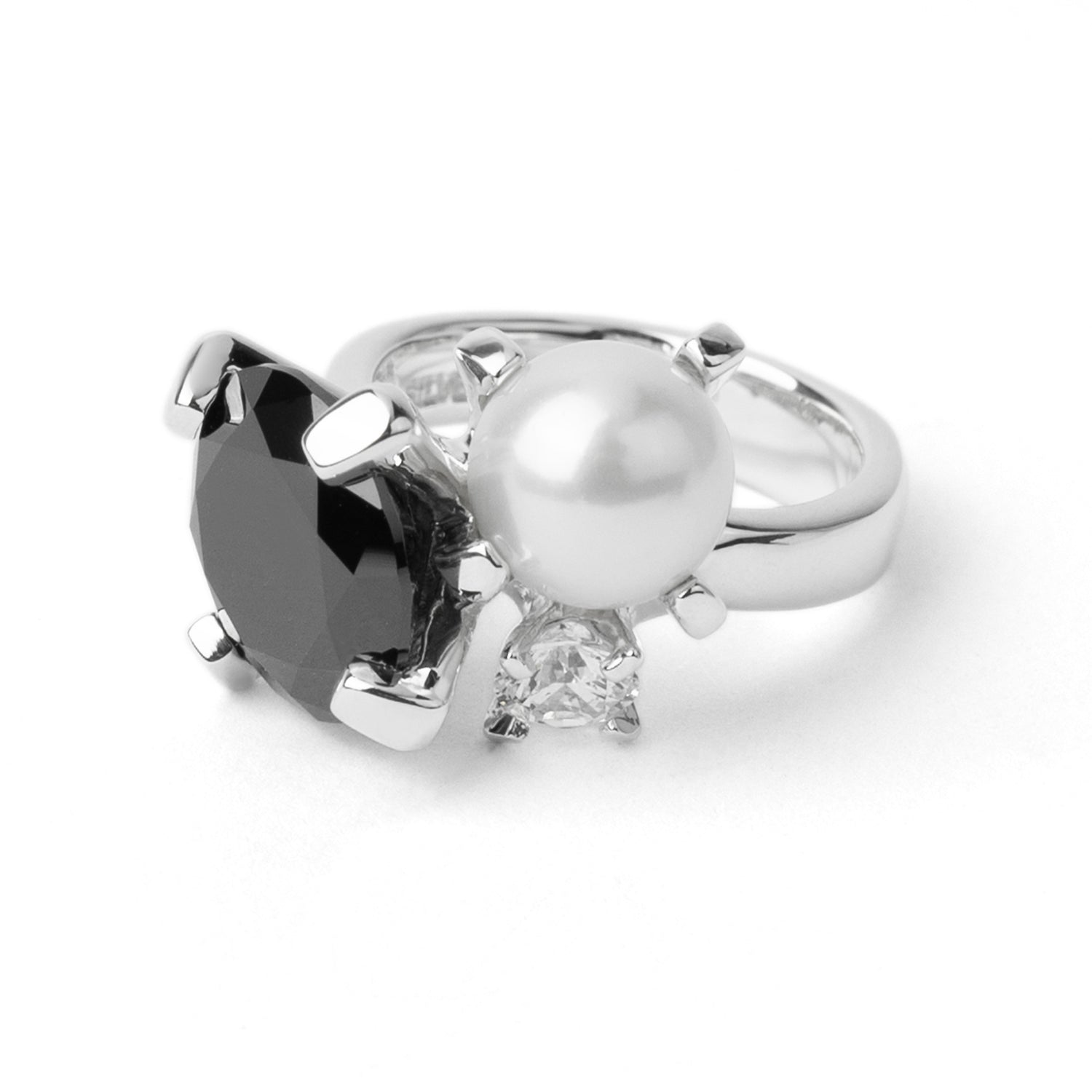 シルバー,ジュエリー,リング,指輪,ピンキーリング,小指,願い,ワンポイント,アクセサリー,silver,jewelry,ring,pinkyring,accessory,ブラック,ストーン,キュービックジルコニア,ブラックジュエリー,モード,モノトーン,メンズ,メンズジュエリー,メンズアクセサリー,ジェンダーレス,ユニセックス,black,stone,mode,mens,unisex,cubiczirconia,重厚感,デコラティブ,個性派,デザイナーズジュエリー