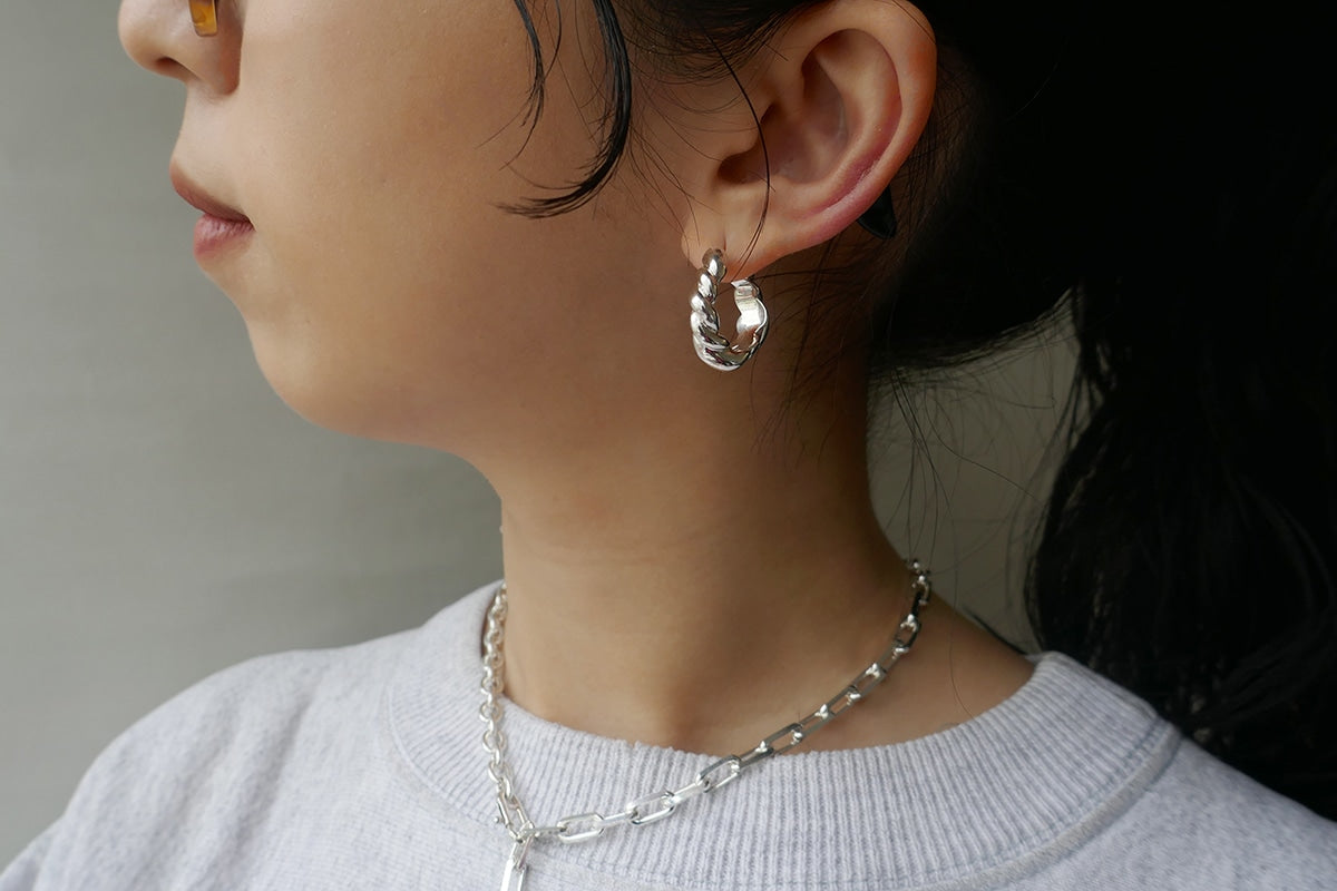 e.m. ピアス　イーエム ヒットフープゴールドピアス（極小）（ピアス（片耳用））｜e.m.