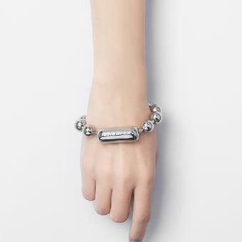 ブレスレット,ジュエリー,アクセサリー,ジェンダーレス,メンズ,レディース,ユニセックス,真鍮,モチーフ,ギフト,ラッピング,シルバー,ユニーク,ギフト ,モード,ビッグチェーン,ビッグチェーンブレスレット,ビッグボールチェーン
bracelet,silver,jewelry,gift,unisex,mode,metal,accessory,big chain bracelet