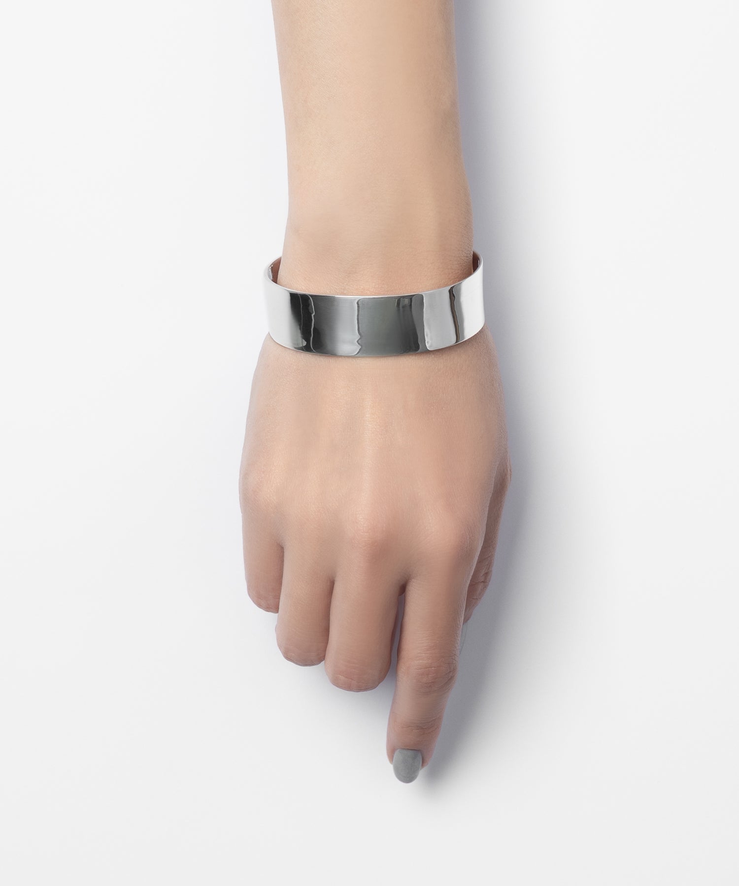シルバー,ブレスレット,ジュエリー,アクセサリー,バングル,シルバー925,メタル,ミニマルジュエリー,silver,jewelry,accessory,bracelet,silver925,メンズジュエリー,ジェンダーレス,ユニセックス,ギフト,プレゼント,シンプルデザイン,ベーシックデザイン,metal,mens,chain,チェーンブレスレット,2026,newcollection,新作,新作コレクション