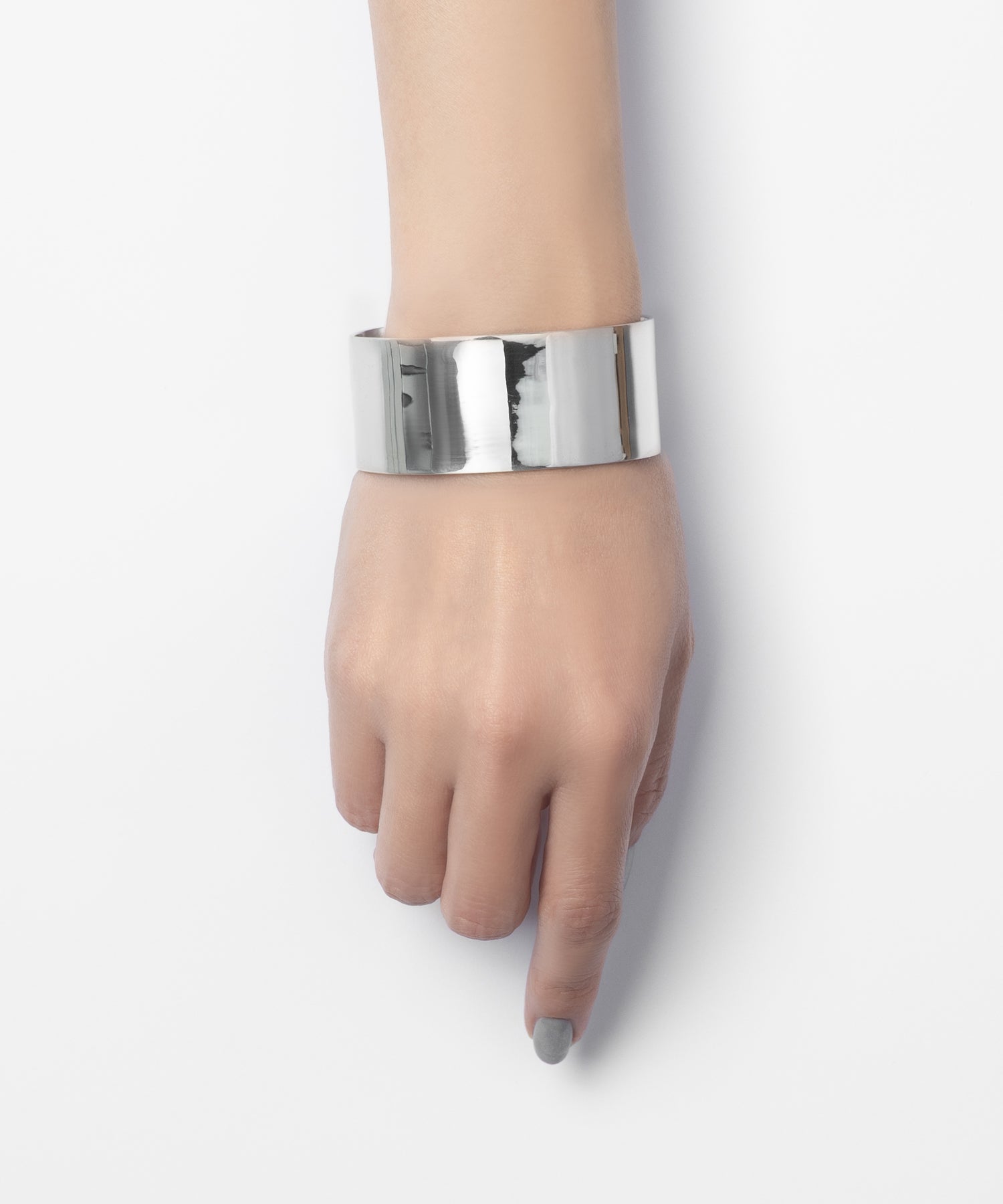 シルバー,ブレスレット,ジュエリー,アクセサリー,バングル,シルバー925,メタル,ミニマルジュエリー,silver,jewelry,accessory,bracelet,silver925,メンズジュエリー,ジェンダーレス,ユニセックス,ギフト,プレゼント,シンプルデザイン,ベーシックデザイン,metal,mens,chain,チェーンブレスレット,2026,newcollection,新作,新作コレクション