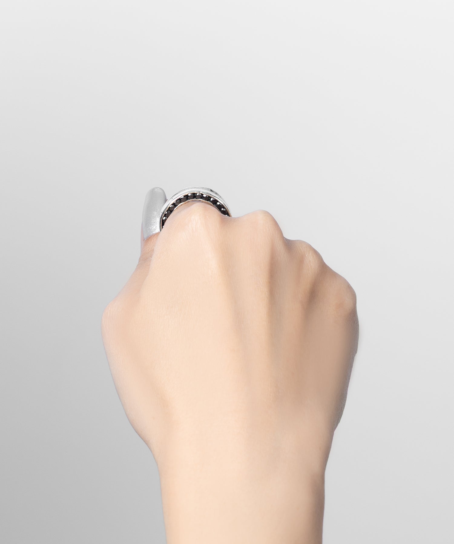 シルバー,ジュエリー,リング,指輪,アクセサリー,silver,jewelry,ring,accessory,ブラック,ストーン,キュービックジルコニア,ブラックジュエリー,モード,モノトーン,メンズ,メンズジュエリー,メンズアクセサリー,ジェンダーレス,ユニセックス,black,stone,mode,mens,unisex,cubiczirconia,いぶし,重厚感,デコラティブ,個性派,デザイナーズジュエリー