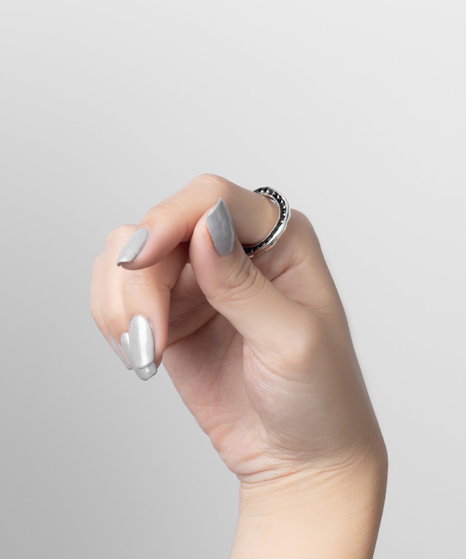 シルバー,ジュエリー,リング,指輪,アクセサリー,silver,jewelry,ring,accessory,ブラック,ストーン,キュービックジルコニア,ブラックジュエリー,モード,モノトーン,メンズ,メンズジュエリー,メンズアクセサリー,ジェンダーレス,ユニセックス,black,stone,mode,mens,unisex,cubiczirconia,いぶし,重厚感,デコラティブ,個性派,デザイナーズジュエリー