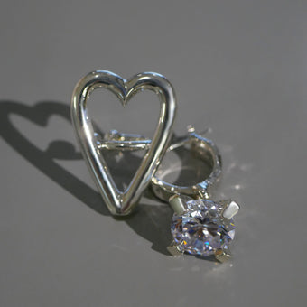 シルバー、フープ、ピアス、フープピアス、silver925,hoop、pierced earrings、ギフト、プレゼント、ハート、モチーフ、heart、motif、ジルコニア、キュービックジルコニア、イヤーカフ