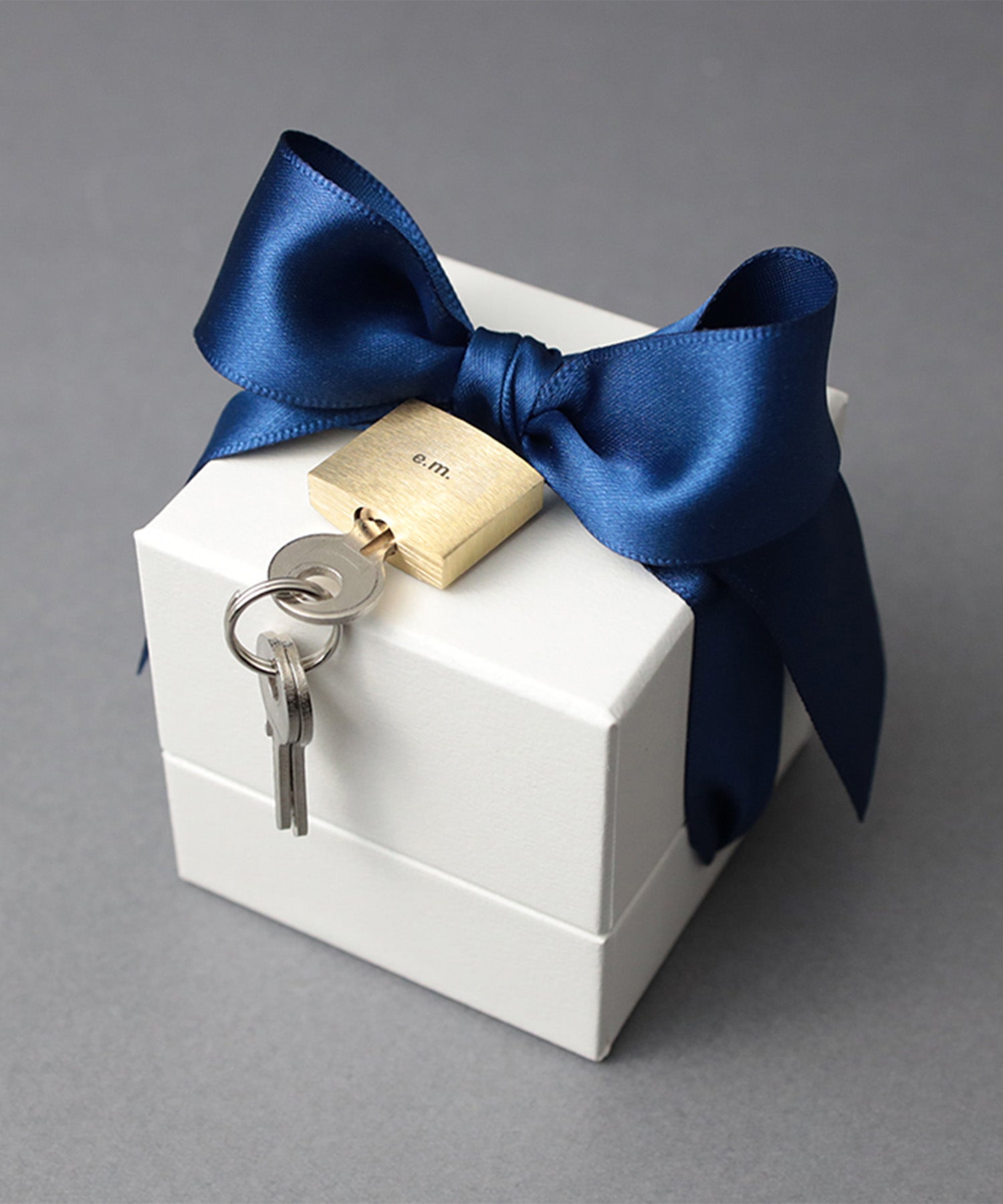 新品 即発送 ラデュレ クリスマス コフレ 安心の宅急便包装 ノンカフェインティー20包入りキューブBOX2個セット Giftset H&F