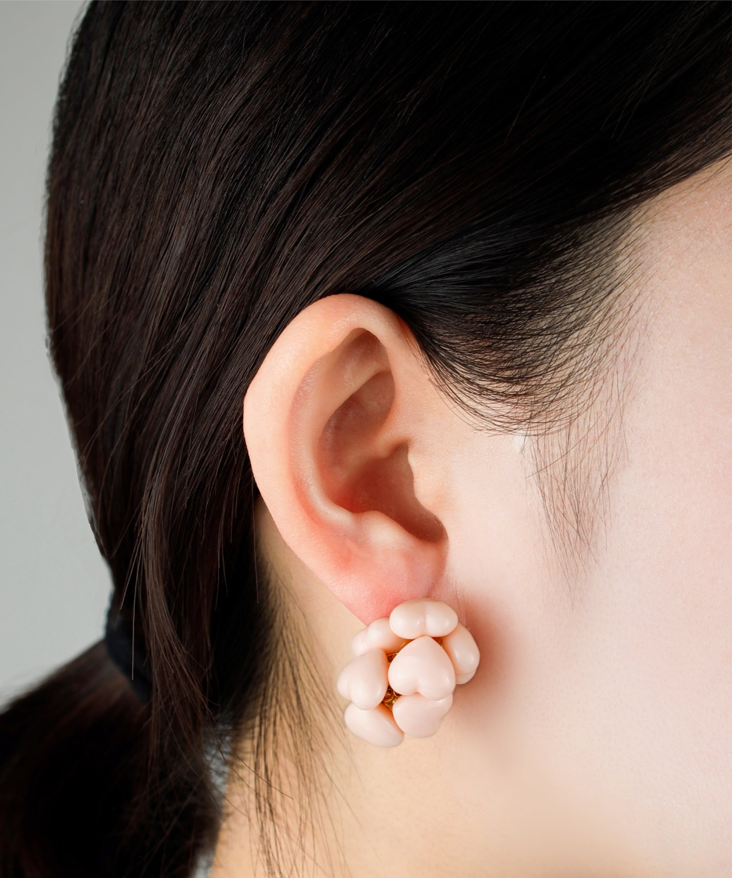 LOVE BY e.m. ピンクパールフープピアス　アシンメトリー　ピンク LOVE BY e.m. ピンクパールフープピアス アシンメトリー ピンク