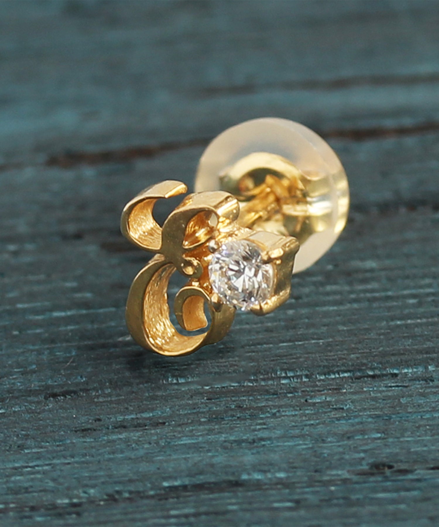 e.m. リトルエンブレム ピアス　18k ピアス(LE-AP150)