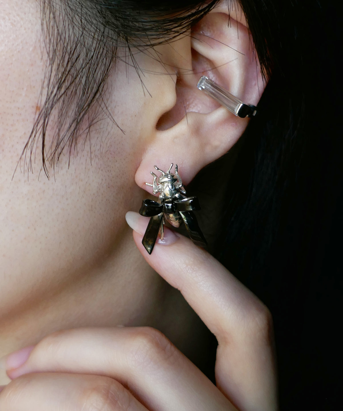 シルバー,pierced earrings,ピアス,ジュエリー,アクセサリー,ハチ,はち,蜂,ユニーク,ギフト,ジェンダーレス,モード,silver,jewelry,gift,unisex,mode,metal,モチーフ,accessory,motif,event,イベント,bee,ribbon,リボン