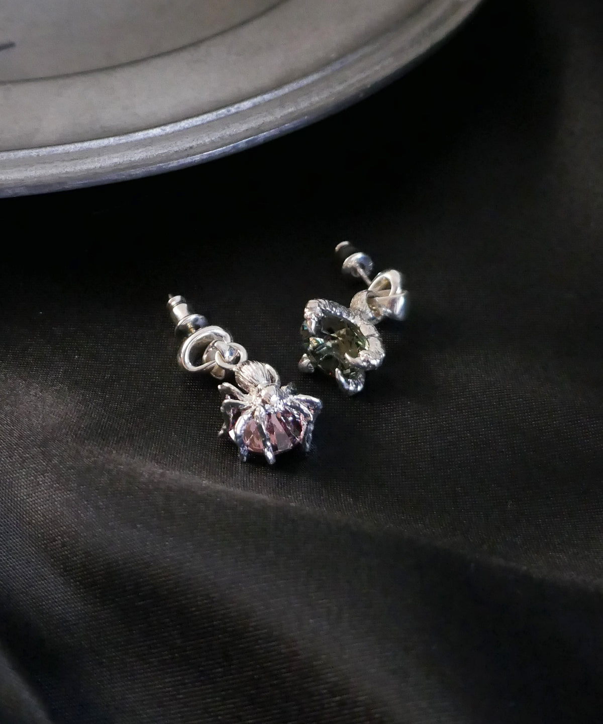 シルバー,ピアス,pierced earrings,ジュエリー,アクセサリー,くも,クモ,蜘蛛,ユニーク,ギフト,ジェンダーレス,モード,silver,jewelry,spider,gift,unisex,mode,metal,モチーフ,accessory,motif,キュービックジルコニア,cubiczirconia,event,イベント,石替え
