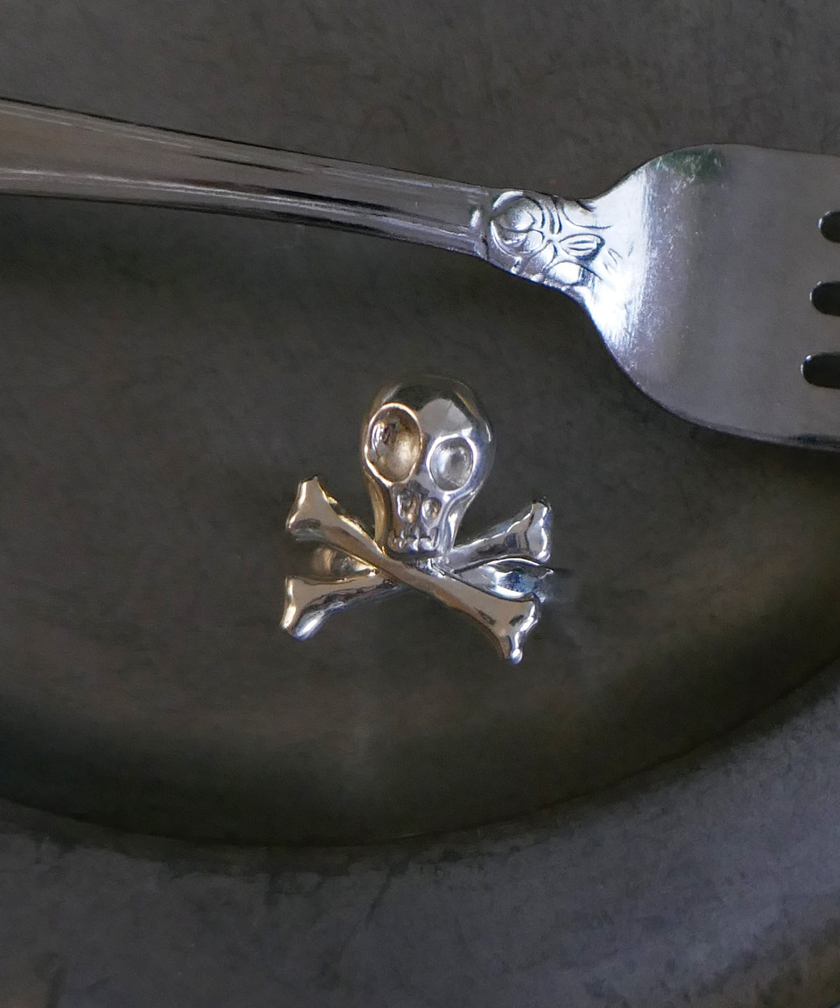 シルバー,リング,指輪,ジュエリー,アクセサリー,スカル,ドクロ,ユニーク,ギフト,ジェンダーレス,モード,silver,ring,jewelry,scull,gift,unisex,mode,metal,モチーフ,accessory,motif