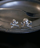 シルバー,ピアス,pierced earrings,ジュエリー,アクセサリー,スカル,ドクロ,ユニーク,ギフト,ジェンダーレス,モード,silver,jewelry,scull,gift,unisex,mode,metal,モチーフ,accessory,motif