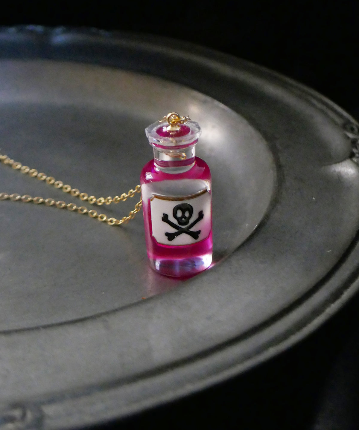 ネックレス,necklace,ジュエリー,アクセサリー,リンゴ,ユニーク,ギフト,ジェンダーレス,モード,silver,jewelry,スカル,gift,unisex,mode,metal,モチーフ,accessory,motif,scull,ドクロ,瓶,ビン,びん,調合薬,薬瓶