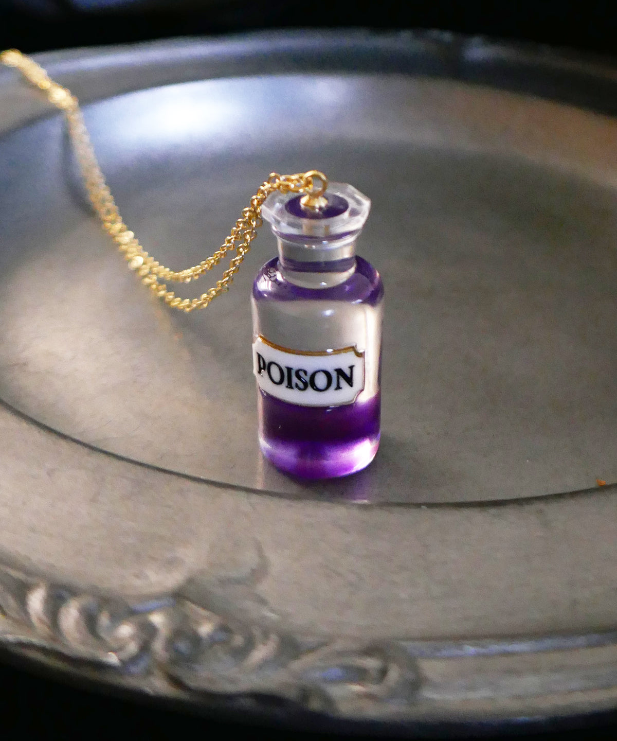 ネックレス,necklace,ジュエリー,アクセサリー,リンゴ,ユニーク,ギフト,ジェンダーレス,モード,silver,jewelry,gift,unisex,mode,metal,モチーフ,accessory,motif,poisin,瓶,ビン,びん,調合薬,薬瓶
