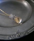 ネックレス,necklace,ジュエリー,アクセサリー,リンゴ,ユニーク,ギフト,ジェンダーレス,モード,silver,jewelry,gift,unisex,mode,metal,モチーフ,accessory,motif,bee,蜂,はち,ハチ,瓶,ビン,びん,調合薬,薬瓶