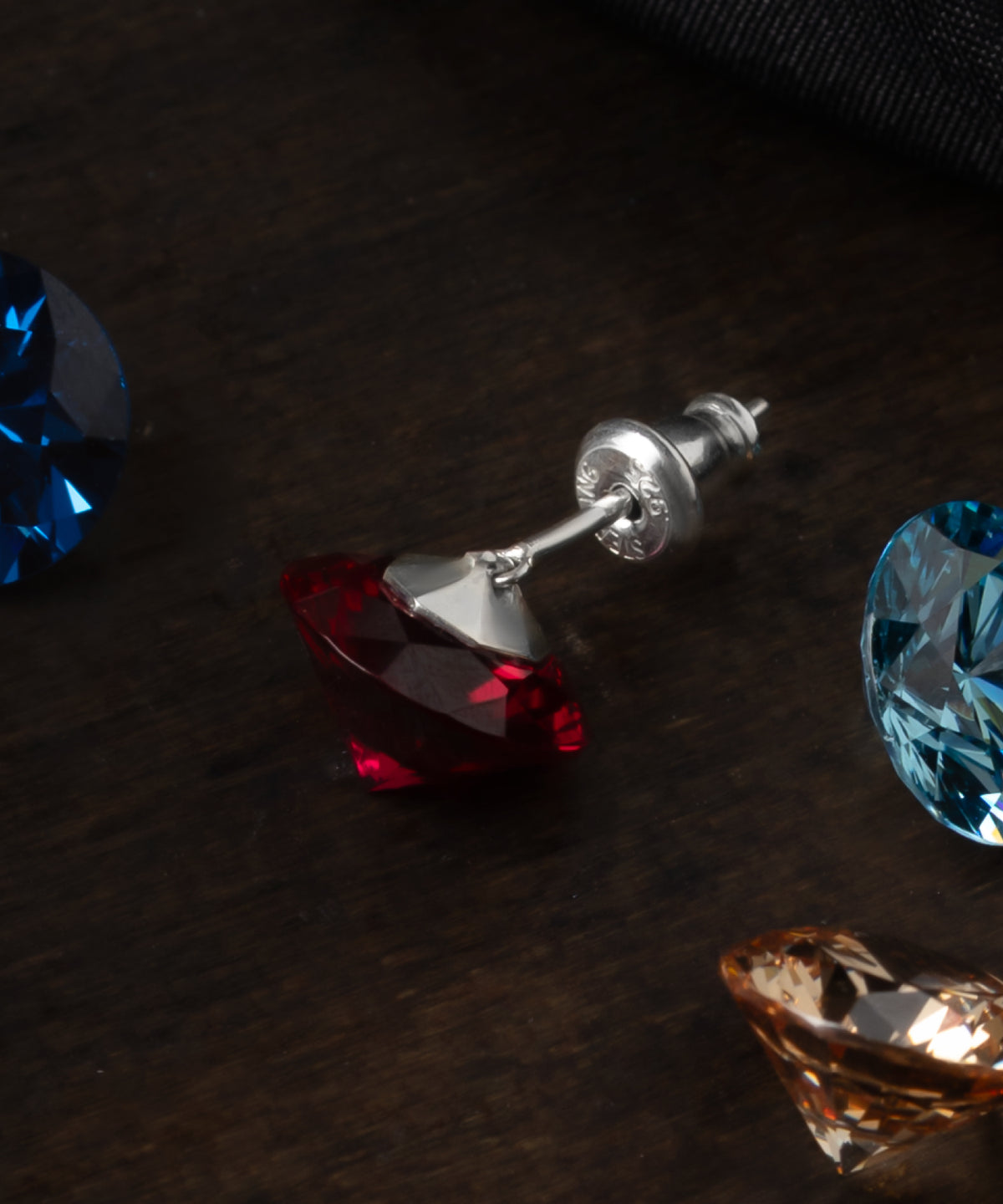 シルバー,ピアス,pierced earrings,ジュエリー,アクセサリー,ユニーク,ギフト,ジェンダーレス,モード,silver,ring,jewelry,gift,unisex,mode,metal,モチーフ,accessory,motif,キュービックジルコニア,cubiczirconia