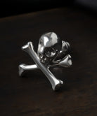 シルバー,ピアス,pierced earrings,ジュエリー,アクセサリー,スカル,ドクロ,ユニーク,ギフト,ジェンダーレス,モード,silver,jewelry,scull,gift,unisex,mode,metal,モチーフ,accessory,motif