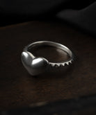 シルバー,リング,ring,ジュエリー,アクセサリー,heart,ユニーク,ギフト,ジェンダーレス,モード,silver,jewelry,指輪,gift,unisex,mode,metal,モチーフ,accessory,motif,studs,ハート,スタッズ