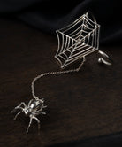 シルバー,earcuff,イヤーカフ,ジュエリー,アクセサリー,くも,クモ,蜘蛛,ユニーク,ギフト,ジェンダーレス,モード,silver,jewelry,spider,gift,unisex,mode,metal,モチーフ,accessory,motif,キュービックジルコニア,cubiczirconia,event,イベント