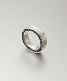 シルバー,ジュエリー,リング,指輪,アクセサリー,silver,jewelry,ring,accessory,ブラック,ストーン,キュービックジルコニア,ブラックジュエリー,モード,モノトーン,メンズ,メンズジュエリー,メンズアクセサリー,ジェンダーレス,ユニセックス,black,stone,mode,mens,unisex,cubiczirconia,いぶし,重厚感,デコラティブ,個性派,デザイナーズジュエリー