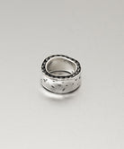 シルバー,ジュエリー,リング,指輪,ピンキーリング,小指,願い,ワンポイント,アクセサリー,silver,jewelry,ring,pinkyring,accessory,ブラック,ストーン,キュービックジルコニア,ブラックジュエリー,モード,モノトーン,メンズ,メンズジュエリー,メンズアクセサリー,ジェンダーレス,ユニセックス,black,stone,mode,mens,unisex,cubiczirconia,いぶし,重厚感,デコラティブ,個性派,デザイナーズジュエリー