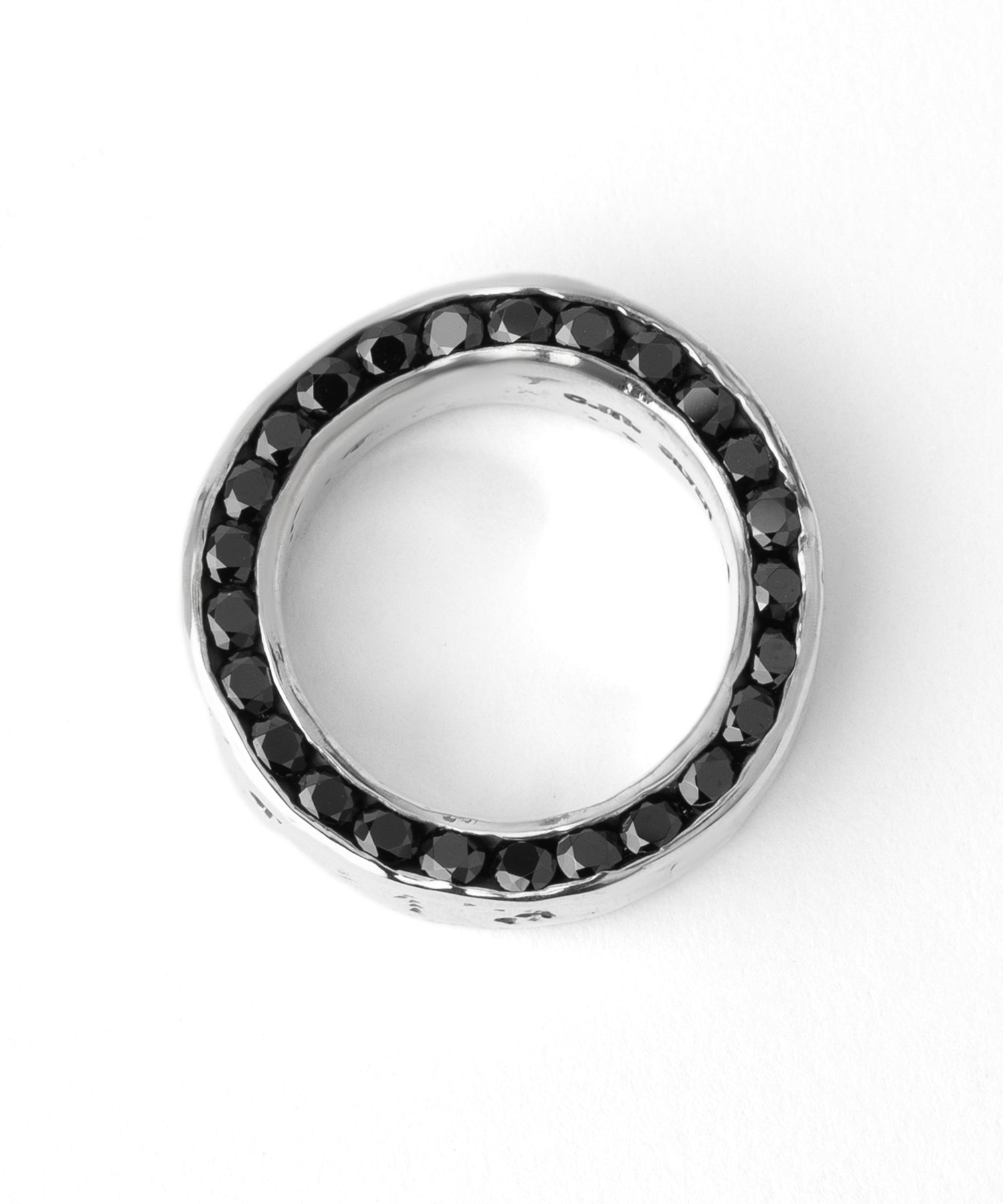 シルバー,ジュエリー,リング,指輪,アクセサリー,silver,jewelry,ring,accessory,ブラック,ストーン,キュービックジルコニア,ブラックジュエリー,モード,モノトーン,メンズ,メンズジュエリー,メンズアクセサリー,ジェンダーレス,ユニセックス,black,stone,mode,mens,unisex,cubiczirconia,いぶし,重厚感,デコラティブ,個性派,デザイナーズジュエリー