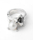 シルバー,ジュエリー,リング,指輪,ピンキーリング,小指,願い,ワンポイント,アクセサリー,silver,jewelry,ring,pinkyring,accessory,ブラック,ストーン,キュービックジルコニア,ブラックジュエリー,モード,モノトーン,メンズ,メンズジュエリー,メンズアクセサリー,ジェンダーレス,ユニセックス,black,stone,mode,mens,unisex,cubiczirconia,パール,Pearl